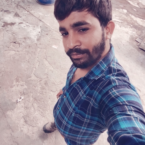 Meet your Posher, Abhishek - Picture 1 of 1